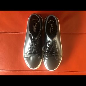 Brand New NWOT Sperry leather boat sneakers.